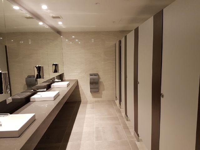 Descubrir 125+ imagen office restroom - Abzlocal.mx