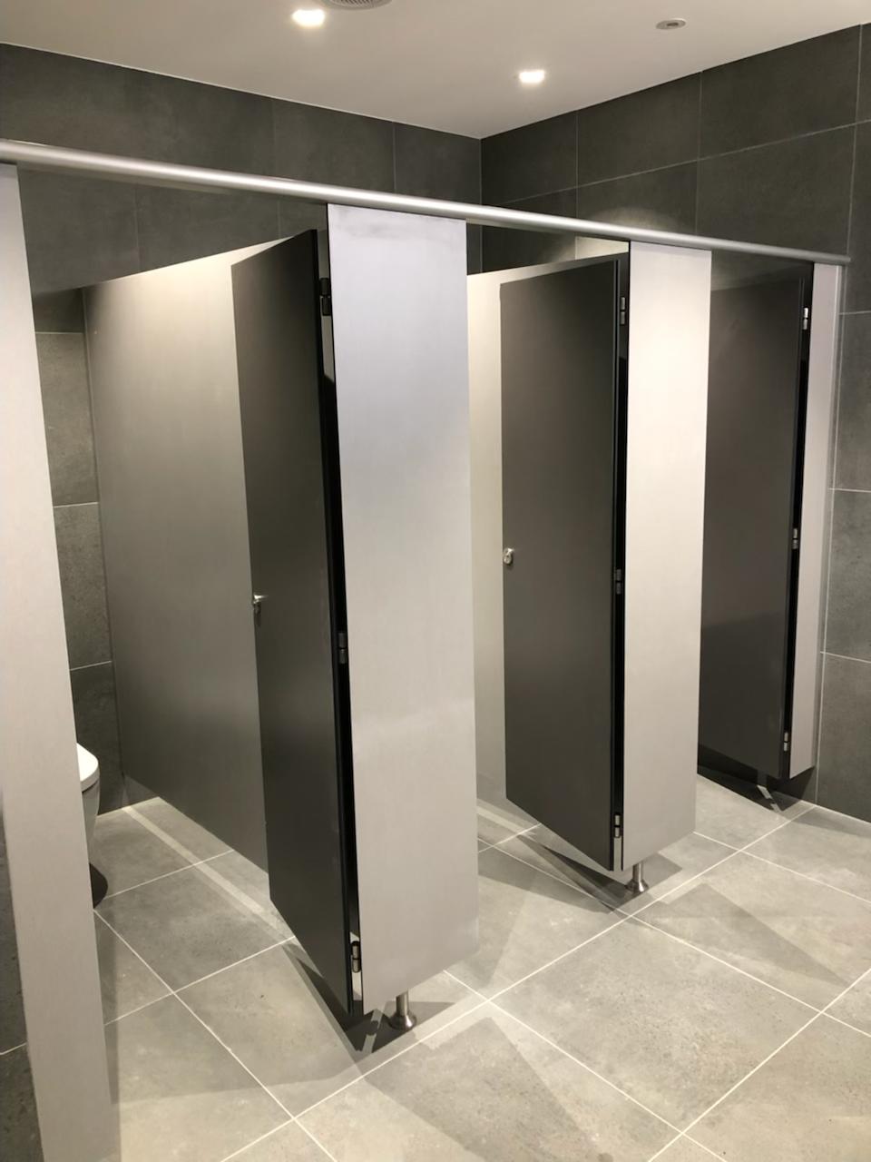 Choosing the Right Toilet Partitions DuraPlan